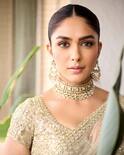 Mrunal Thakur: శారీలో మృణాల్ ఠాకూర్... ఇంతందంగా ఉంటే ఎలాగమ్మా!