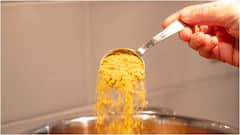 Vitamin B12 Deficiency : శరీరంలో B12 లోపం ఉందా? న్యూట్రిషనల్ ఈస్ట్​ను కచ్చితంగా డైట్‌లో చేర్చుకోండి.. వెజిటేరియన్స్​కి బెస్ట్