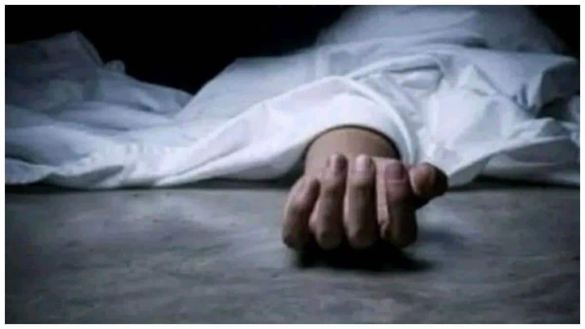 Murshidabad: ধারালো হাঁসুয়া দিয়ে কুপিয়ে খুন নবগ্রামে, চাঞ্চল্য ছড়াল এলাকায়