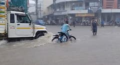 Heavy Rain Photos: દક્ષિણ ગુજરાતમાં મેઘરાજાનું રૌદ્ર સ્વરૂપ, ઓરંગા નદી થઇ બે કાંઠે, નવસારી-વાપીમાં જનજીવન અસ્તવ્યસ્ત