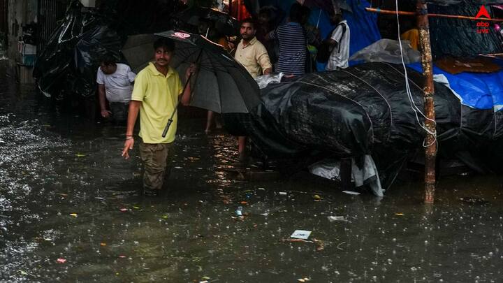 মৎস্যজীবীদের জন্যও লাল সতর্কতা জারি করেছে হাওয়া অফিস। ৩৫ থেকে ৪৫ কিমি বেগে প্রতি ঘণ্টায় বয়ে যেতে পারে ঝোড়ো হাওয়া। এমনকি বেগে পৌঁছতে পারে ৫৫ কিমি প্রতি ঘণ্টাতেও।