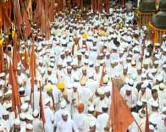 'इंद्रायणी' काठी देवाची आळंदी... नदीच्या पुरामुळे मोजक्याच वारकऱ्यांच्या उपस्थितीत माऊलींच्या पालखीचे प्रस्थान