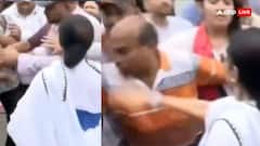 TMC विरोध प्रदर्शन में किस बात पर चढ़ा ममता बनर्जी का पारा, अपने ही कार्यकर्ता को मारा तमाचा