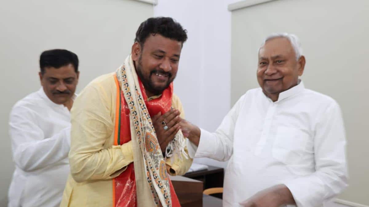 बांकीपुर उपचुनाव: नीतीश कुमार से मिले BJP प्रत्याशी अभिषेक कुमार सिन्हा, पूर्व CM ने क्या कहा?