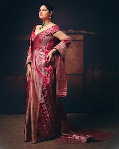 Anshula Kapoor Reception: वेडिंग रिसेप्शन में दुल्हन अंशुला ने ओढ़ा मां का 42 साल पुराना दुपट्टा, बिना सिंदूर-चूड़ा के ही पहुंचीं
