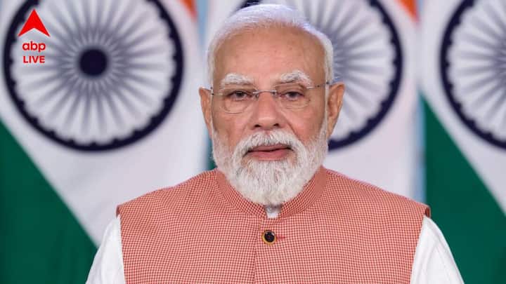 পশ্চিম এশিয়ার প্রধান অংশীদার দেশগুলোর দেওয়া শীর্ষ সম্মাননা, যেমন সৌদি আরবের ‘অর্ডার অফ কিং আব্দুল আজিজ’ এবং সংযুক্ত আরব আমিরশাহির ‘অর্ডার অফ জায়েদ’ সর্বোচ্চ সম্মান পান মোদি। প্যালেস্টাইনের সর্বোচ্চ সম্মান ‘Grand Collar of the State of Palestine’ দেওয়া হয় প্রধানমন্ত্রীকে।