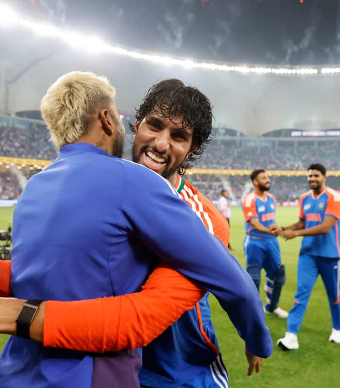 क्रिकेट एशिया कप 2027 कब शुरू होगा? अभी जो तारीख सामने आई है उसके अनुसार एशिया कप 18 जून, 2027 में शुरू होगा, फाइनल मैच 4 जुलाई को होगा. 16 दिनों तक चलने वाले इस टूर्नामेंट में कुल 19 मैच खेले जाएंगे.