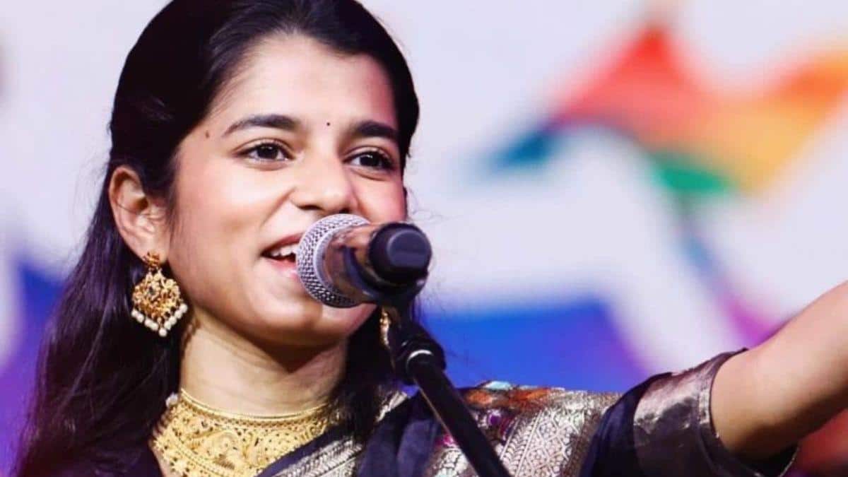 Bihar BJP MLA Maithili Thakur Draws Flak Over Alleged Call With Activist; Calls Him 'Khachchar, Budbak'