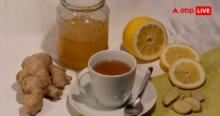 Black pepper added to this tea helps in improving the absorption of curcumin. Ginger supports digestion and is considered helpful in providing relief from problems like nausea, flatulence and mild throat irritation that occur during seasonal changes.