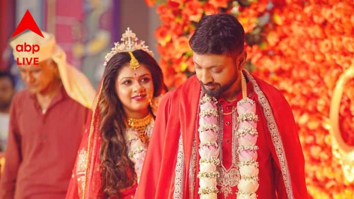 সুস্মিতা আরও লিখেছিলেন, 'এটা কোনও শারীরিক অক্ষমতার লড়াই ছিল না। ছিল সময়, পরিস্থিতি আর অনেক অদৃশ্য বাধার বিরুদ্ধে এক নিরন্তর সংগ্রাম। প্রথম সন্তানকে হারানোর সেই গভীর ক্ষত আজও রয়ে গিয়েছে। তাই এবারের পথ চলাটা নীরবে আগলে রেখেছিলাম।'