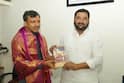 Omraje Nimbalkar: धाराशिवमध्ये ओमराजे निंबाळकरांच्या राजकारणाला 'उजवं' वळण, संघाच्या नेत्यांच्या भेटीगाठी पण राणा जगजितसिंहांना विरोधच