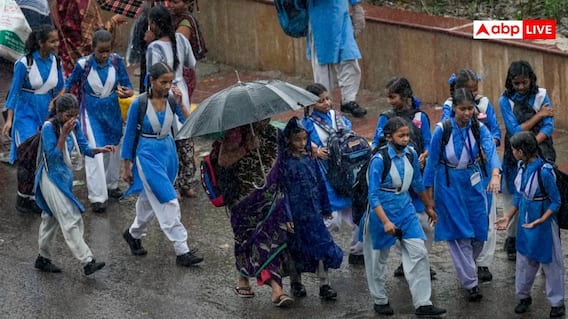 उत्तराखंड में भारी बारिश का अलर्ट, 12वीं तक सभी स्कूल बंद, सड़कें बंद उत्तराखंड में भारी बारिश का अलर्ट, 12वीं तक सभी स्कूल बंद, सड़कें बंद