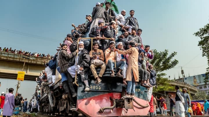 मिडिल ईस्ट का फिलिस्तीन और लेबनान व कैरेबियन सागर का बारबाडोस भी इसी समस्या से जूझ रहे हैं. फिलिस्तीन में 759 व्यक्ति प्रति वर्ग किलोमीटर के दायरे में 52 लाख लोग रहते हैं. लेबनान में 669 व्यक्ति प्रति वर्ग किलोमीटर के दायरे में 68 लाख लोग और बारबाडोस में 666 व्यक्ति प्रति वर्ग किलोमीटर का दायरा है. अंत में प्रशांत महासागर का नाउरू का घनत्व 635 है, जिसमें 11 हजार की आबादी रहती है.