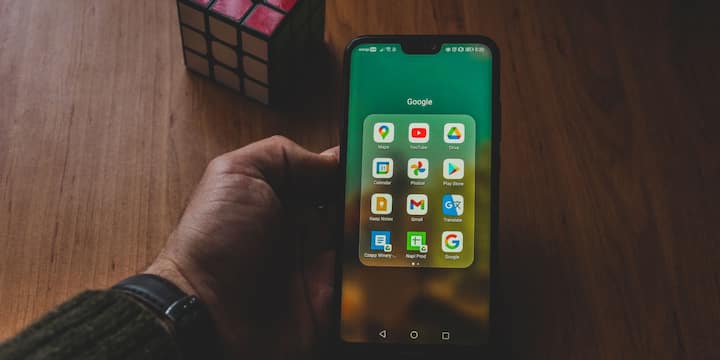 Apart from this, let us tell you that the newly created Gmail address cannot be deleted and it will always be linked to your account. Apart from Gmail, you can log in to services like Google Maps, YouTube, Google Drive with any old or new Gmail address.