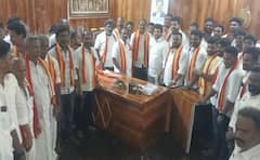 உசிலம்பட்டியில் தவெகவுக்கு மாறும் பலம்? அதிமுகவின் 100+ நிர்வாகிகள் விஜய் முன்னிலையில் இணைப்பு !
