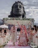 'बिग बॉस ओटीटी 2' फेम पलक पुरसवानी ने रचाई शादी, महादेव की मूर्ति के सामने लिए फेरे, देखें तस्वीरें