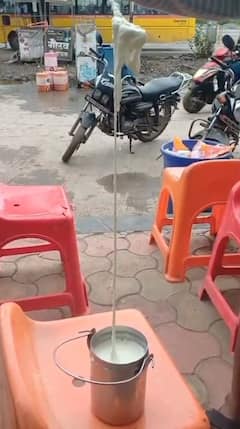 Jalgaon Milk Tukaram Munde FDA News: डेअरीमधून आणलेलं दूध तापवल्यानंतर रबरासारखं झालं; जळगावमध्ये भेसळीचा कहर, PHOTO