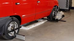 Wheel Alignment vs Tyre Pressure: कार के टायर में हवा कम है या Wheel Alignment बिगड़ा है? ऐसे करें पता