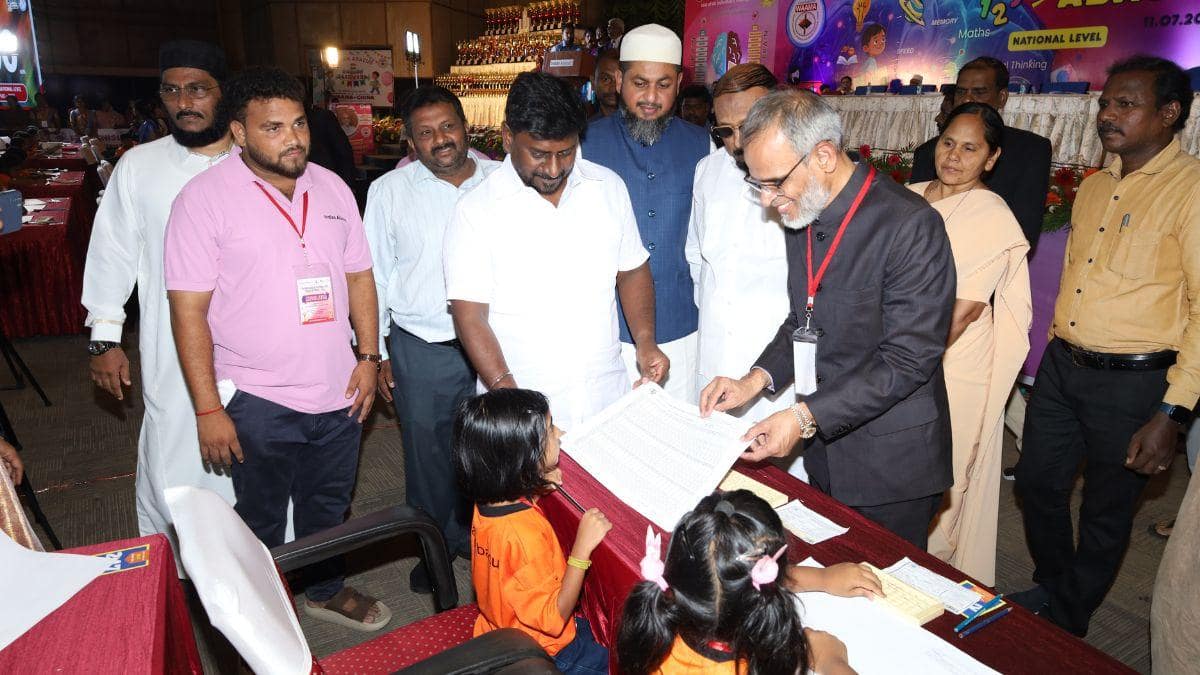 பாடப்புத்தகம் மட்டுமல்ல தனித்திறமையும் முக்கியம்.! மாணவர்களுக்கு அமைச்சர் ராஜ்மோகன் அட்வைஸ்
