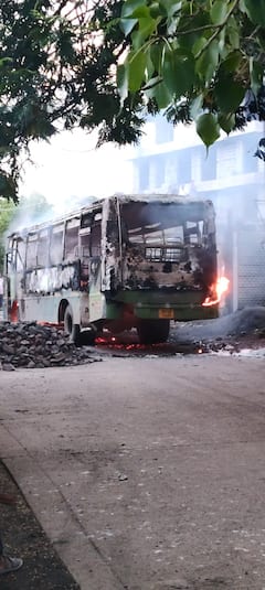 Bhiwandi Bus Fire: भिवंडीत धावत्या एसटी बसला अचानक भीषण आग; Photo
