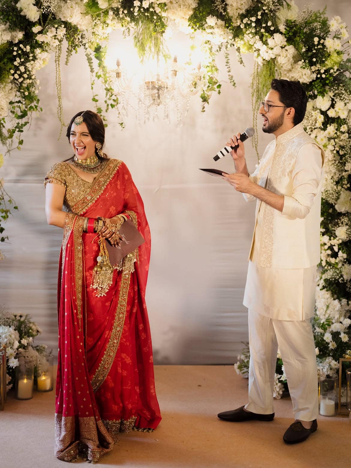Pictures of the wedding of Bollywood actress Akanksha Ranjan and film director Sharan Sharma have been revealed, which are becoming increasingly viral on social media.
