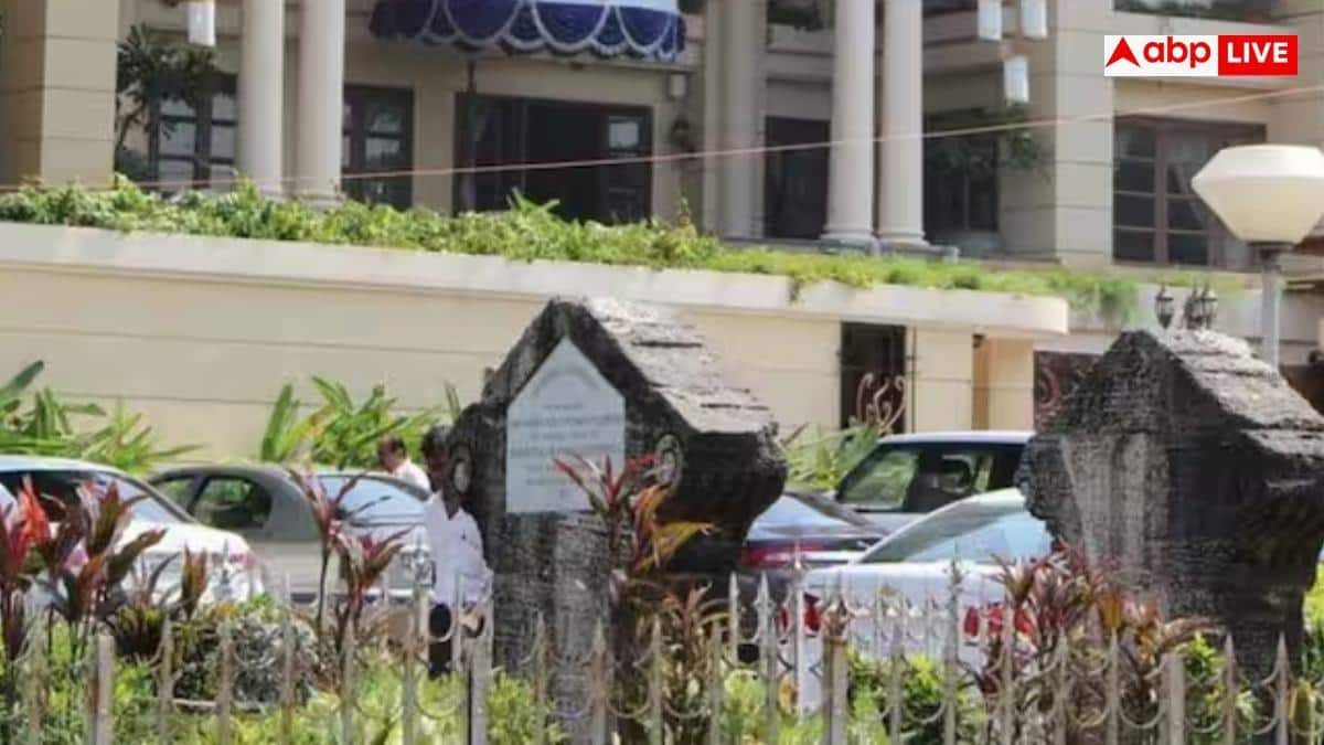 Rekha Luxury Home: सबकुछ देखा तो भी एक बार जरूर देखें रेखा का घर, दिल जीत लेगी एक-एक लग्जरी 2 Rekha Luxury Home: सबकुछ देखा तो भी एक बार जरूर देखें रेखा का घर, दिल जीत लेगी एक-एक लग्जरी