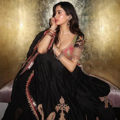Janhavi Kapoor Black Outfit: काळ्या लेहेंग्यात जान्हवी कपूरचा रॉयल लूक; 1.5 लाखांच्या डिझायनर आउटफिटने वेधलं लक्ष, PHOTOs