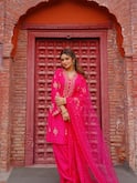 Avneet Kaur PHOTO: અવનીત કૌરે પિંક ડ્રેસમાં કરાવ્યું ફોટોશૂટ, અભિનેત્રીના સિમ્પલ લુકે જીત્યું ફેન્સનું દિલ