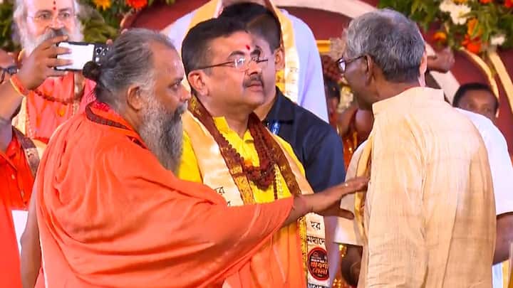 মুখ্যমন্ত্রী শুভেন্দু অধিকারী বলেন, আগামী দিনে তারকেশ্বর ধামকে আন্তর্জাতিক তীর্থক্ষেত্র, শ্রাবণী মেলাকে জাতীয় মেলার রূপ দেওয়া সহ, এর ঐতিহ্য এর গরিমা, এর যে বিরাট মাপের উচ্চতা রয়েছে, সেই উচ্চতা আমরা সর্বত্র পৌঁছে দিতে চাই।