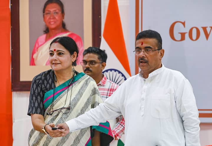 অন্নপূর্ণা যোজনা-র অধীনে ৩,০০০ টাকা পাওয়া যাবে কি না, তা নিয়ে এখনও অনেকেই চিন্তায়। এই পরিস্থিতিতে বারবার করে মুখ্যমন্ত্রী সকলকে আশ্বস্ত করেছেন, যোগ্য আবেদনকারীরা কোনও ভাবেই বাদ পড়বেন না।