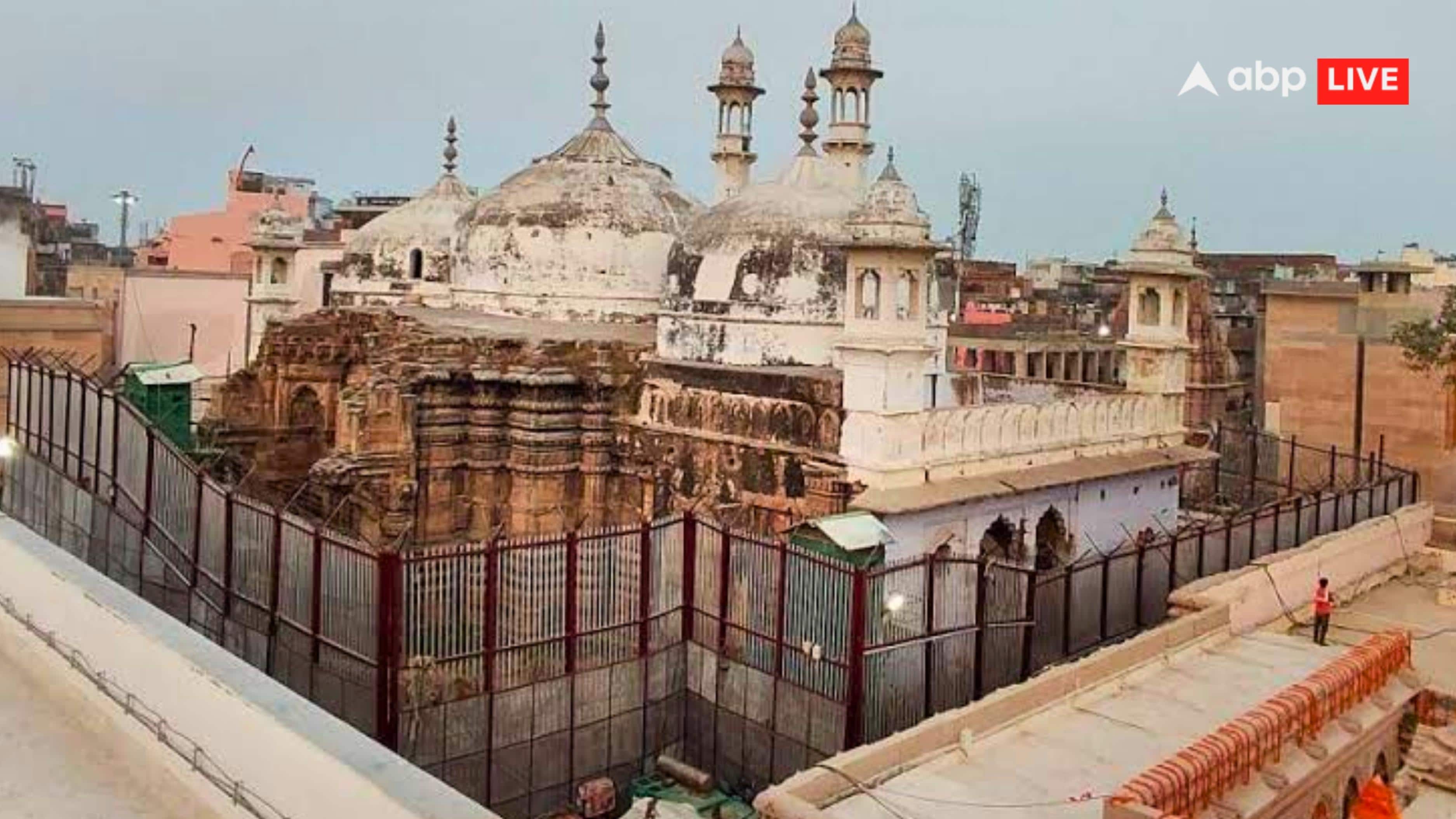 मुस्लिम पक्ष की मांग है कि मस्जिद में मुस्लिमों के नमाज के अधिकार सुरक्षित रहें