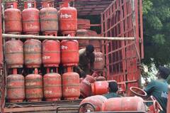 LPG Price Today : 14 ਜੁਲਾਈ ਨੂੰ ਗੈਸ ਸਿਲੰਡਰ ਦੇ ਰੇਟ ਬਦਲੇ ਜਾਂ ਨਹੀਂ? ਬੁਕਿੰਗ ਤੋਂ ਪਹਿਲਾਂ ਜਾਣੋ ਆਪਣੇ ਸ਼ਹਿਰ 'ਚ ਤਾਜ਼ਾ ਕੀਮਤ