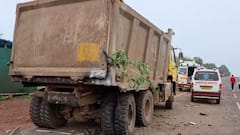 Mumbai Goa Highway Accident: मुंबई गोवा महामार्गावर भरधाव कार डंपरला धडकली, गाडीचा चेंदामेंदा, तिघांनी जागेवरच प्राण सोडला