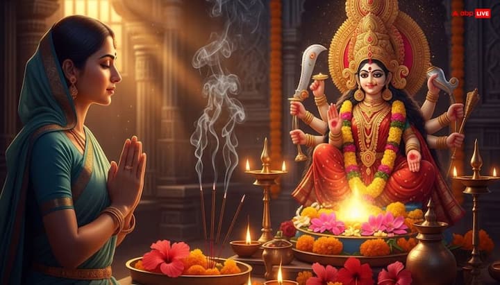 शादी के बाद संतान प्राप्ति में अड़चने आ रही है तो गुप्त नवरात्रि में मां भुवनेश्वरी का स्मरण करें और किसी जरूरतमंद कन्या को भोजन या शिक्षा से जुड़ी सामग्री का दान करें.