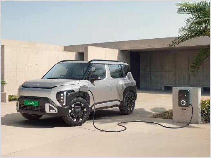 Kia Syros EV First Look: “டிசைன் அதே தான், ஆனா ஒரு சார்ஜுக்கு 500 கிமீ ஓடும்“ கியா சைரோஸ் EV எப்படி இருக்கு.? முதல் பார்வை இதோ