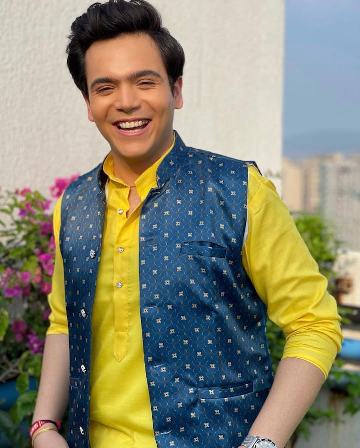 After the departure of Bhavya Gandhi, Raj Anadkat, who played the character of Tappu, also said goodbye to the show at the end of the year 2022. Raj Anadkat is one of the most popular faces on social media at present. He has become a social media influencer and vlogger. Apart from this, he is also seen in many music videos and brand endorsements.