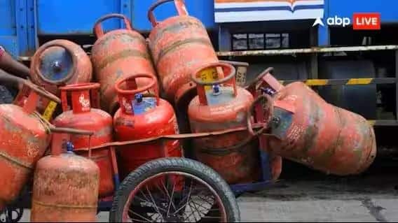 LPG Rate Today: ਅੱਜ ਕਿੰਨੇ ਦਾ ਮਿਲੇਗਾ 14 ਕਿਲੋ ਵਾਲਾ ਗੈਸ ਸਿਲੰਡਰ? ਜਾਣੋ LPG ਦਾ ਤਾਜ਼ਾ ਰੇਟ LPG Rate Today: ਅੱਜ ਕਿੰਨੇ ਦਾ ਮਿਲੇਗਾ 14 ਕਿਲੋ ਵਾਲਾ ਗੈਸ ਸਿਲੰਡਰ? ਜਾਣੋ LPG ਦਾ ਤਾਜ਼ਾ ਰੇਟ