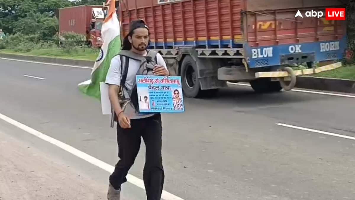 UP के अलीगढ़ निवासी अमन की पैदलयात्रा पहुंची आदिलाबाद, CM विजय से मिलने के तमिलनाडु जा रहा युवक