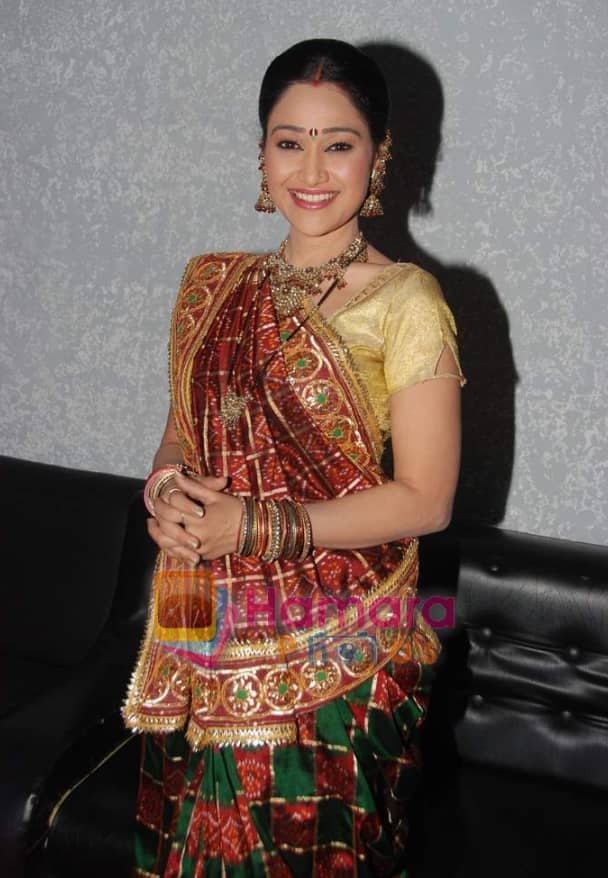 Disha Vakani created her special identity in every household by playing the character of Dayaben in 'Taarak Mehta Ka Ooltah Chashmah'. However, in the year 2017, she took maternity leave and did not return to the show after that. Disha, who has become the mother of two children, is currently away from the world of acting and is spending her entire time in raising her family and children.