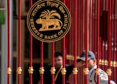 RBI : रिझर्व्ह बँक ऑफ इंडियाचा कारवाईचा धडाका सुरुच, मुथूट फायनान्ससह 6 कंपन्यांना दणका, आर्थिक दंड ठोठावला