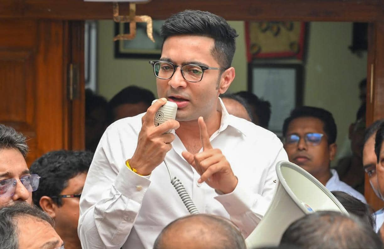Abhishek Banerjee: অভিষেকের কার্যালয়ে বুলডোজার অ্যাকশন, 'হাইকোর্ট, সুপ্রিম কোর্ট যতদূর যাওয়ার যাব, এঁদের ব্যবস্থা করব', পাল্টা চ্যালেঞ্জ