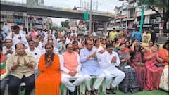 Amravati BJP : उद्धव ठाकरेंच्या रामरक्षा आंदोलनाला भाजपकडून प्रत्युत्तर; अमरावतीत 'उद्धव को सद्बुद्धी दे भगवान' आशयाचे बॅनर लावत डिवचलं