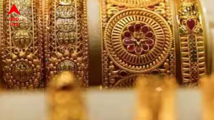 ২. তারপর, মোবাইল নম্বর রেজিস্ট্রেশন প্রক্রিয়াটি সম্পূর্ণ করুন। ৩. অ্যাপে আপনার গয়নাতে 6-সংখ্যার HUID নম্বরটি এন্টার করান।