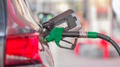 Best Car in India: Hybrid, Petrol या CNG... रोज ऑफिस आने-जाने वालों के लिए कौन सी कार बेहतर? 
