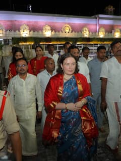 Anna Lezhneva Visits Thirumala: శ్రీవారి సన్నిధిలో అన్నా లెజినోవా... తిరుమలలో పవన్ భార్య ఫోటోలు