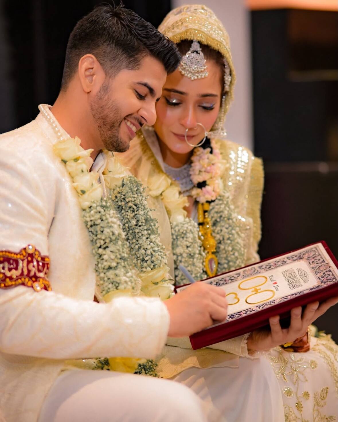 Sara Khan married actor Ali Merchant in Bigg Boss house, which was in the news a lot. However, later there was distance in their relationship and both of them got divorced. After this, in 2025, Sara got married for the second time to actor Krish Pathak and is enjoying every day.