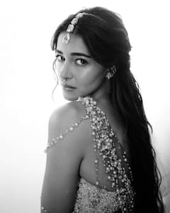 Ananya Panday : అందాల అనన్య... బోల్డ్ లుక్‌లో లైగర్ బ్యూటీ - బ్లాక్ అండ్ వైట్ విత్ కలర్ ట్రెండీ ఫోటోస్