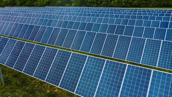 घर पर Solar Panel लगवाने से पहले जान लें ये 5 बड़े नुकसान! वरना बाद में हो सकता है भारी पछतावा घर पर Solar Panel लगवाने से पहले जान लें ये 5 बड़े नुकसान! वरना बाद में हो सकता है भारी पछतावा