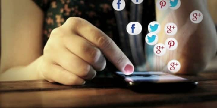 हथेली को खोलकर उंगलियों को फैलाएं और कुछ सेकंड तक उसी स्थिति में रखें. दिन में 2 से 3 बार ऐसी एक्सरसाइज करने से दर्द और अकड़न कम करने में मदद मिल सकती है.