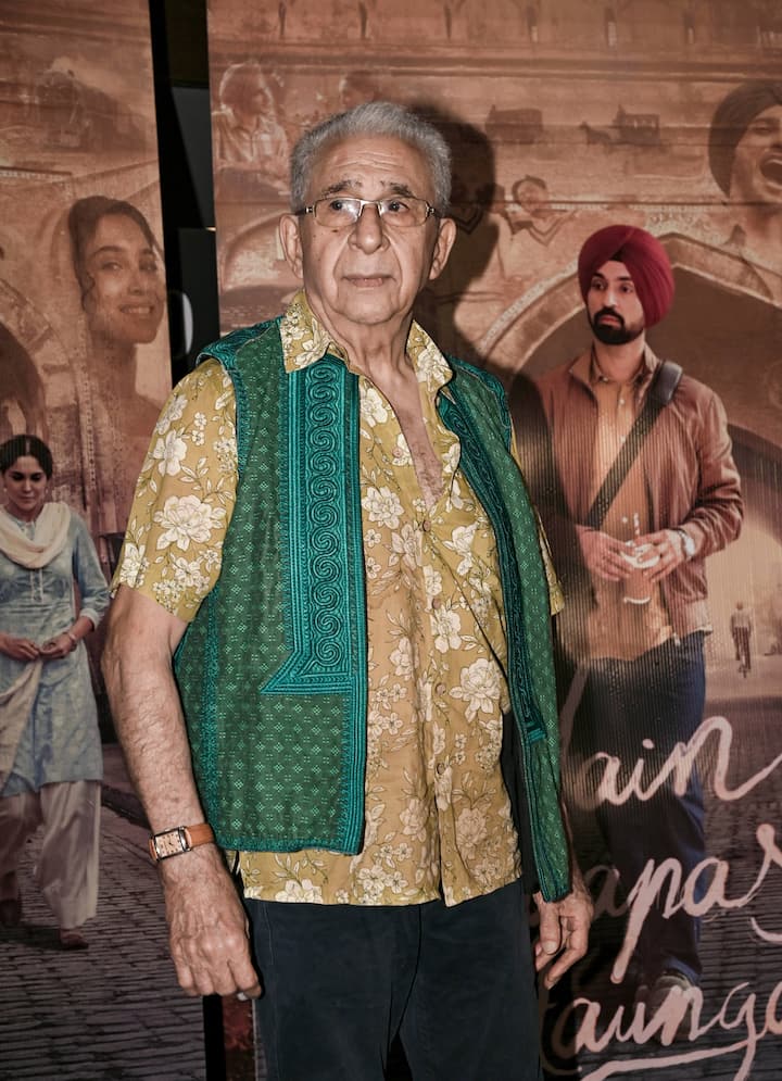 Naseeruddin Shah and his wife Ratna Pathak Shah have appealed to the protesters involved in the Cockroach Janata Party (CJP) protest at Delhi's Jantar Mantar to end their hunger strike.